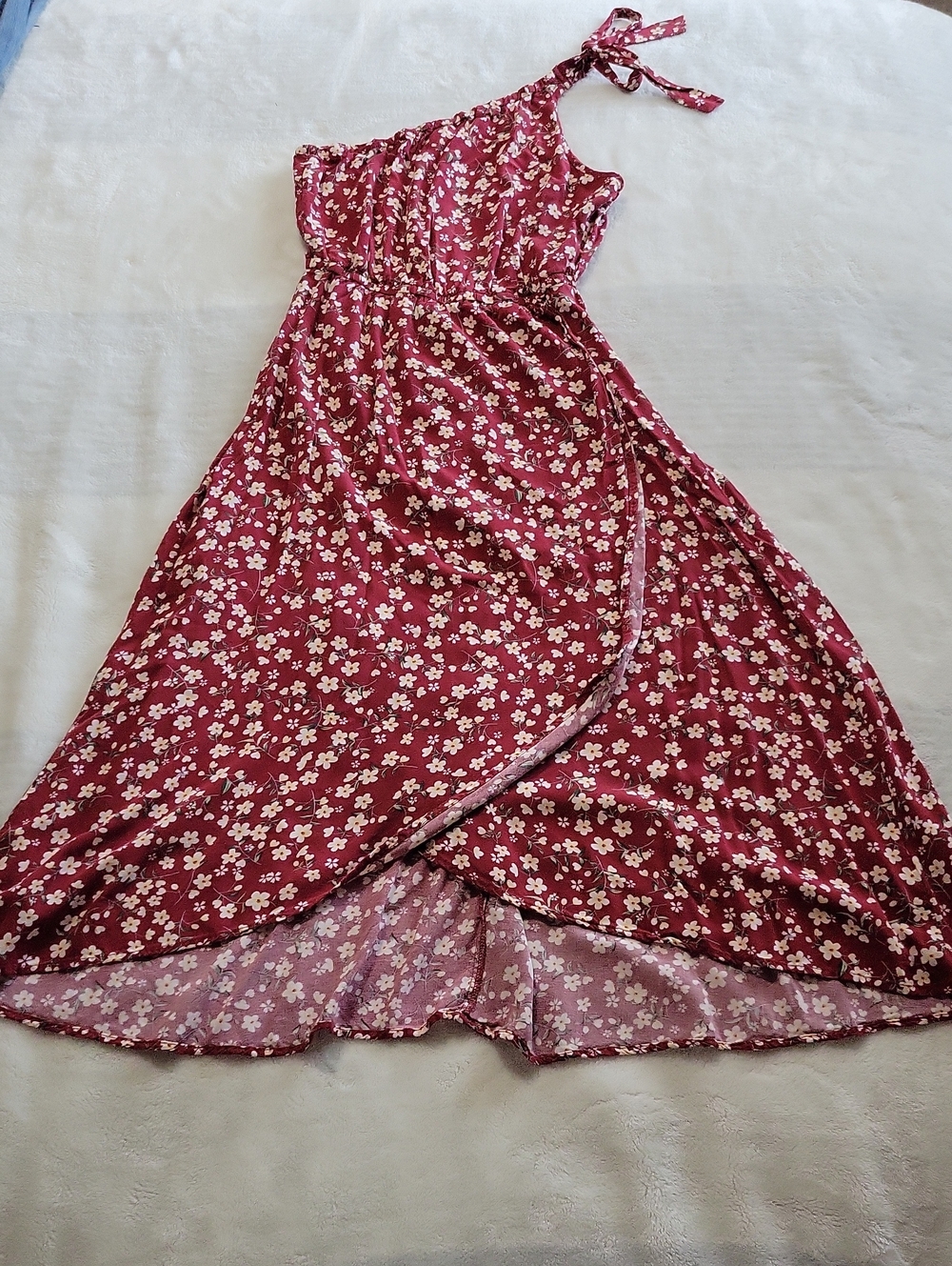 Dirass One-Shoulder Floral Maxi Dress in Burgundy and White- Small
